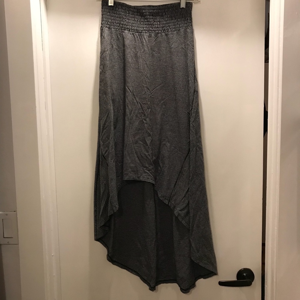 Xhilaration grey striped high-low skirt